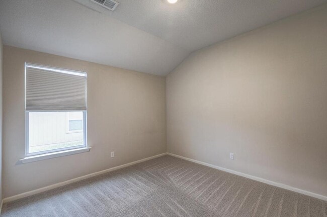 Building Photo - 8004 SE 6th St