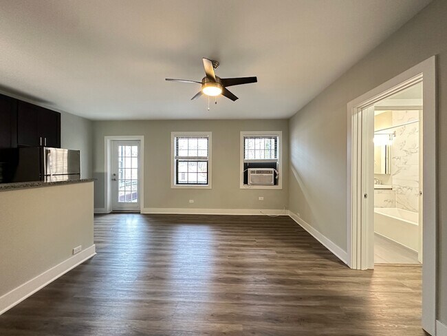 Building Photo - 735 Judson Ave