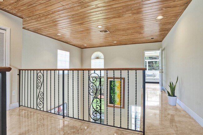 Building Photo - 1534 Palancia Ave