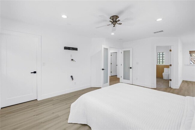 Building Photo - 412 Mira Vista Dr