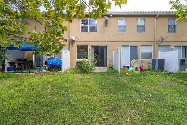 Building Photo - 2678 Mayaguana St