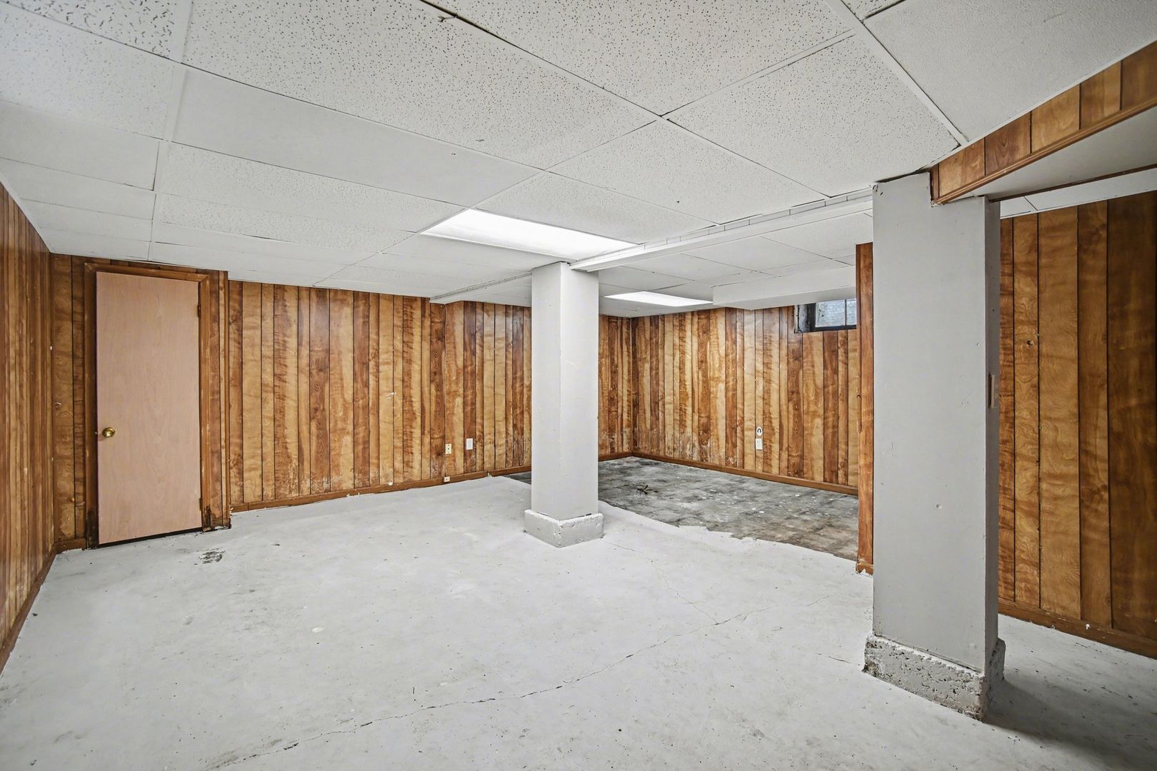 Building Photo - 5531 Euclid Ave E