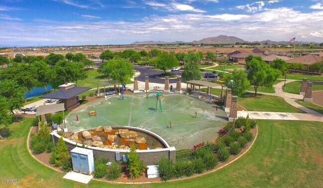 Building Photo - Spacious 5 Bedroom Home in Beautiful Chand...