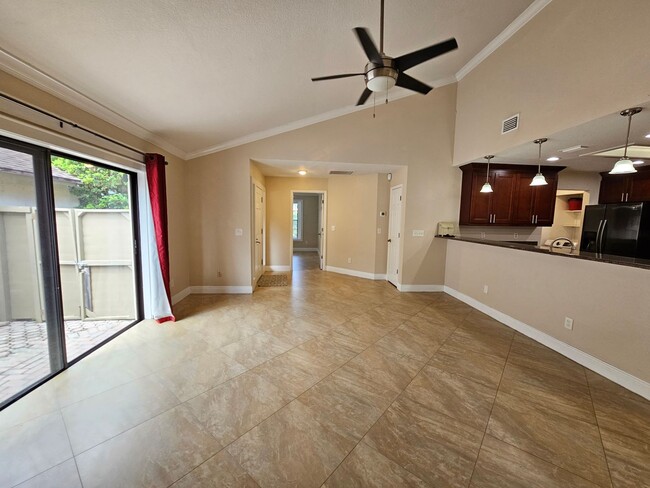 Building Photo - 3 bedroom 2 bath furnished & remodeled hom...