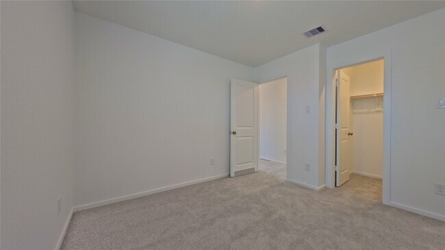 Building Photo - 16843 Old Wagon Wy