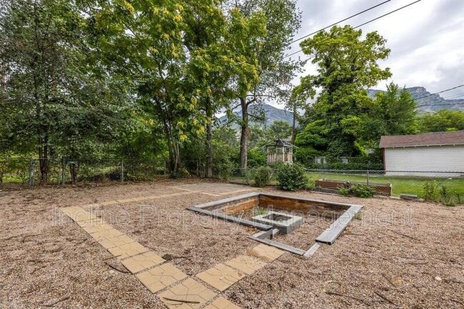 Building Photo - 457 E 100 S St