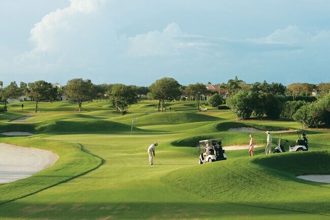 Building Photo - 5601 Jimmy Buffett Mem Hwy