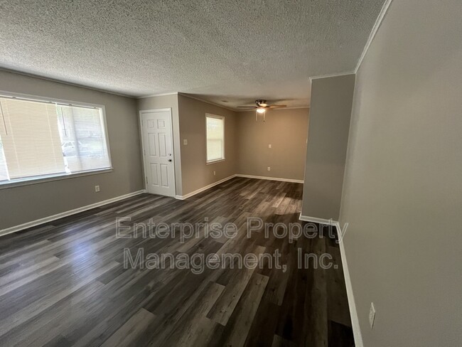 Building Photo - 3535 Debby Dr