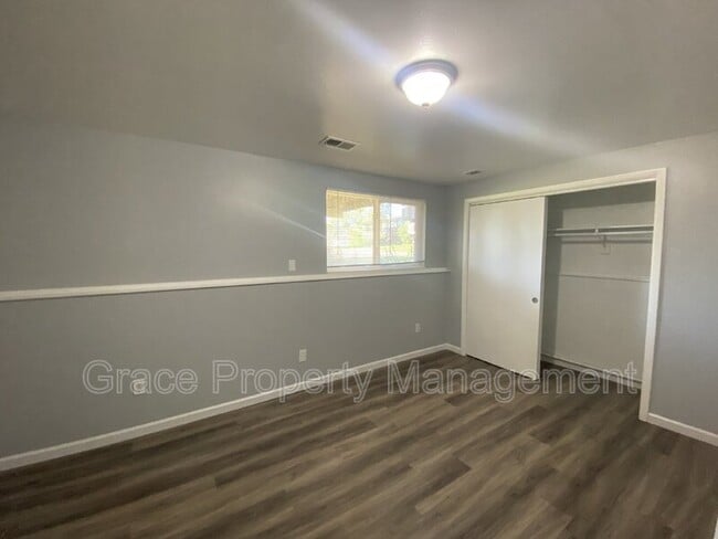 Building Photo - 774 W Cleveland Cir