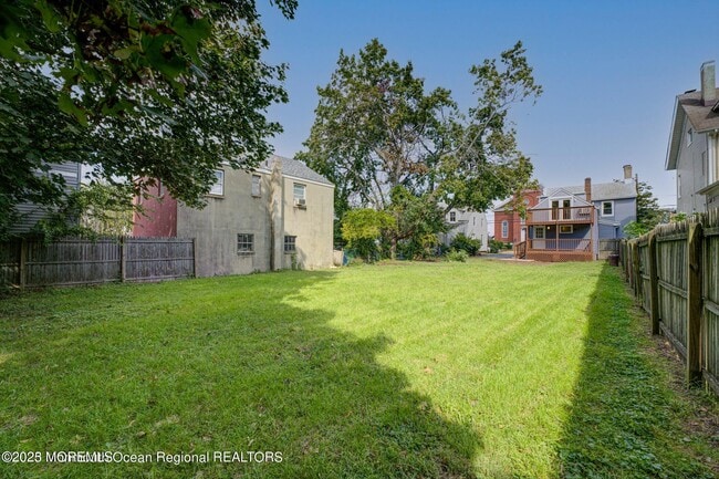 Building Photo - 54 Main St