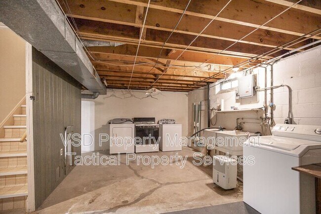 Building Photo - 6188 Cabrini Ln