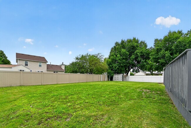 Building Photo - 1301 Brookfield Dr