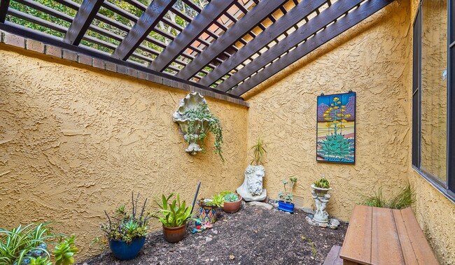 atrium off bathroom 2 - 4244 Avenida de la Encinal