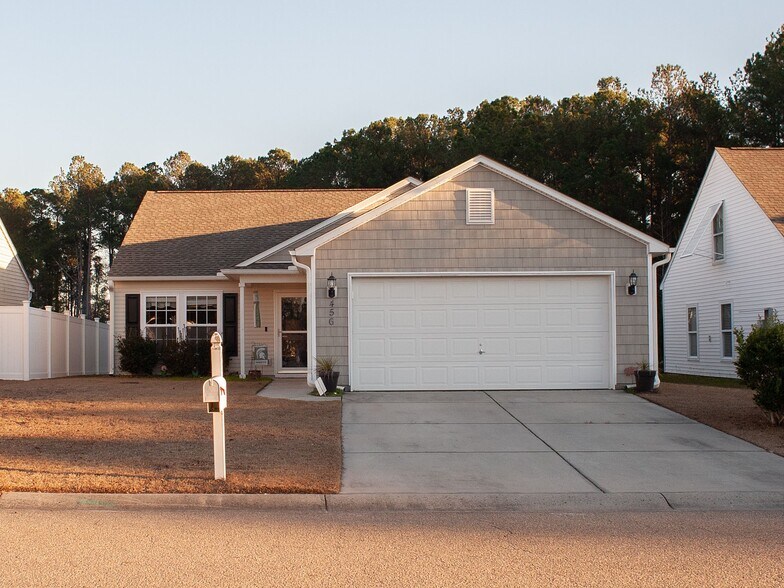 Primary Photo - 456 Bellegrove Dr