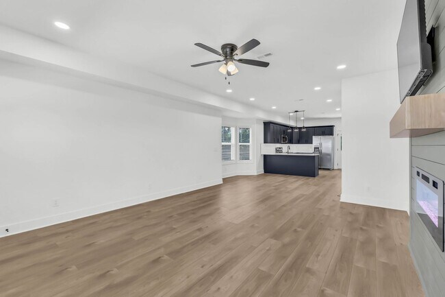 Building Photo - 358 Front Rdg Cir