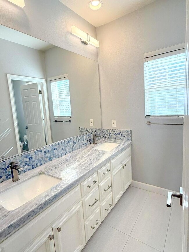 Building Photo - Beautifully Remodeled Modern Home In Wests...