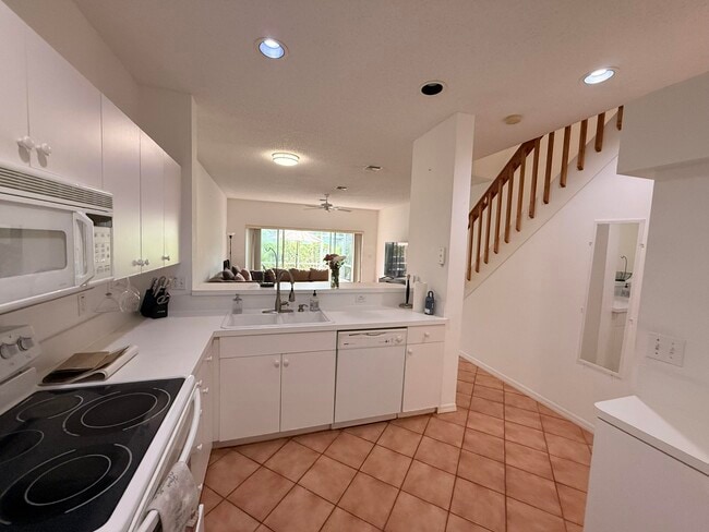 Building Photo - 5121 Sabal Gardens Ln