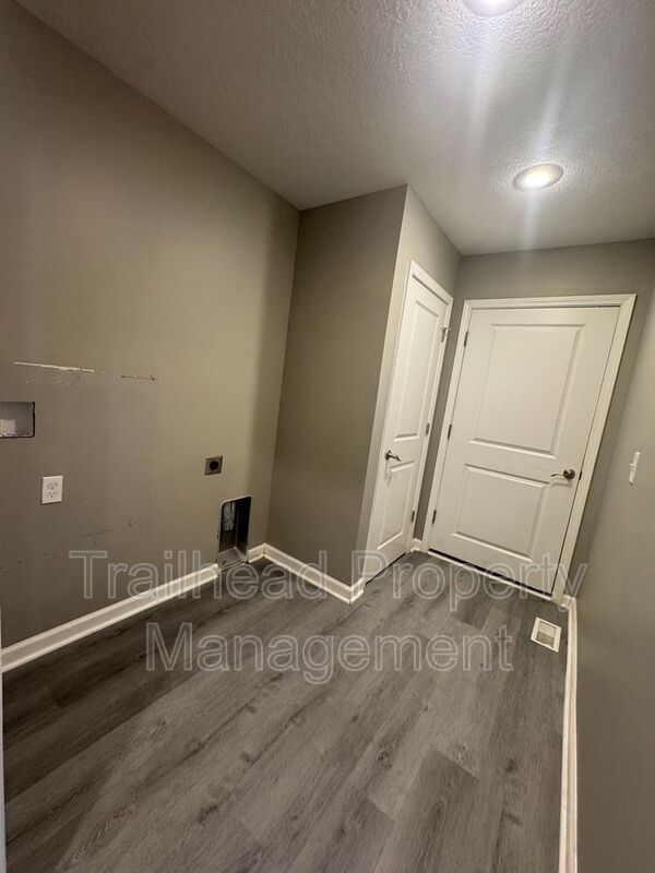 Building Photo - 603 Hillcrest St