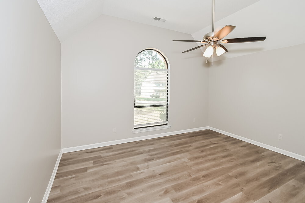 Building Photo - 822 White Pine Dr
