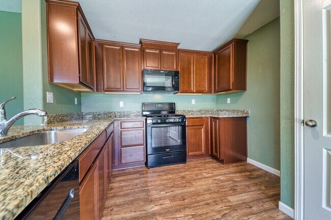 Building Photo - 5549 Glowhaven St