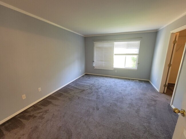 Building Photo - Charming Sammamish Home | 3 Bed + 2.5 Bath