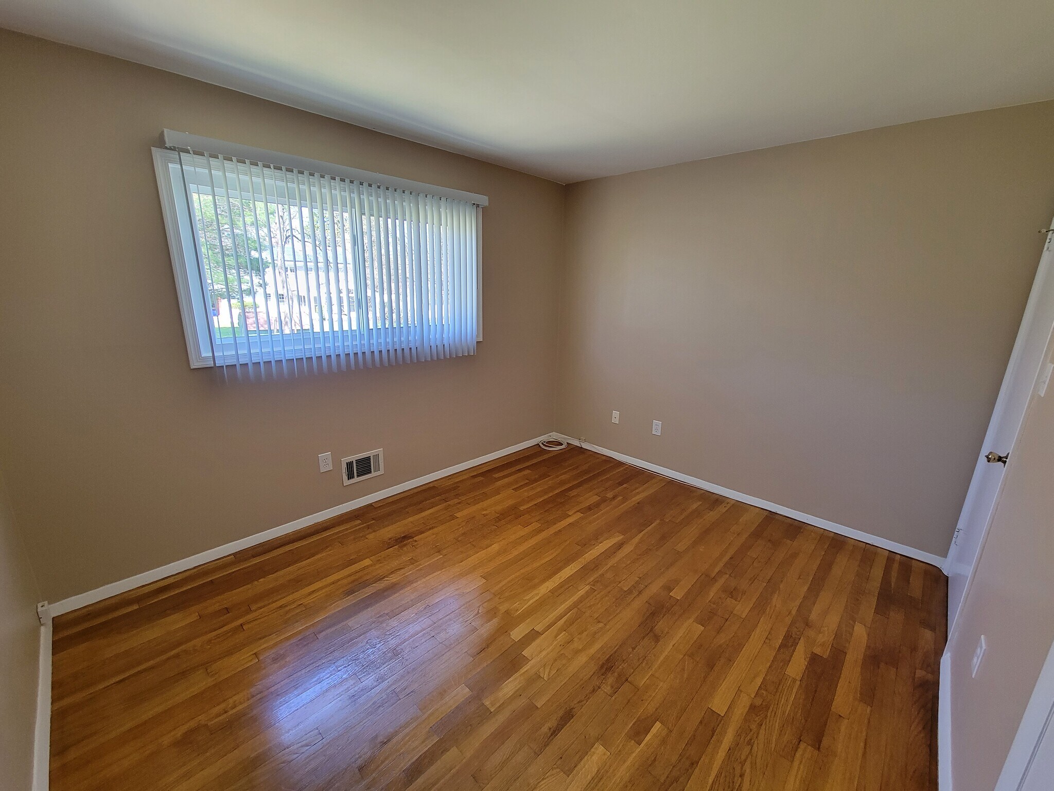 Building Photo - 7425 Bee Bee Dr