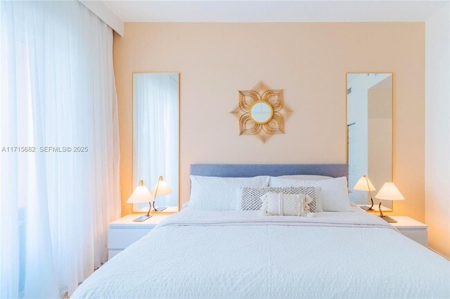 Building Photo - 802 W Windward Way