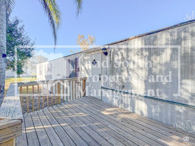 Building Photo - 1977 Meadow Oak Cir