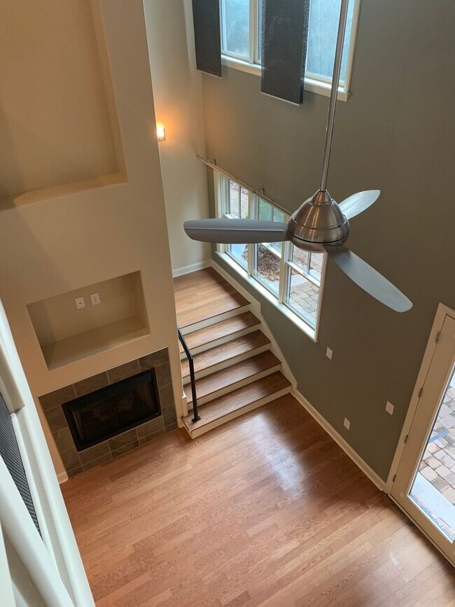 Building Photo - Urban Lofts Unit Available for Pre-Lease!