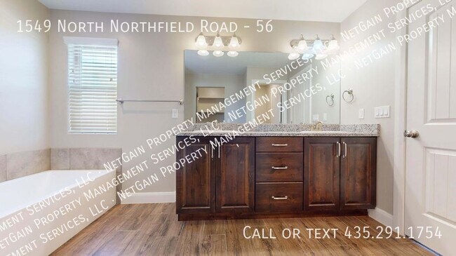 Building Photo - 1549 N Northfield Rd