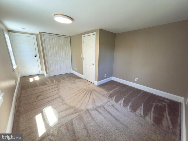 Building Photo - 23094 Wolver Hill Ln