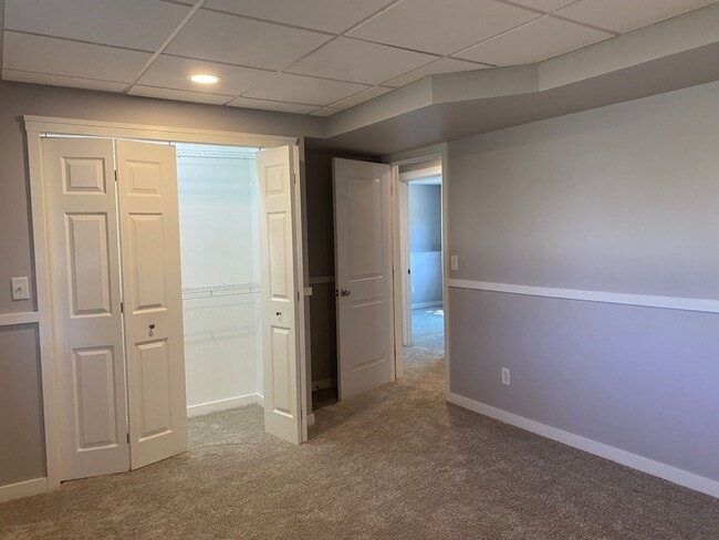 Building Photo - Spacious 5-Bedroom Home on Quiet Cul-de-Sac – Northeast Grand Rapids – Pet Friendly!