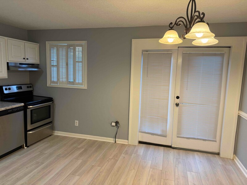 Building Photo - 2501 Nottingham Way