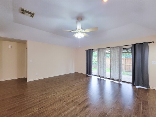 Building Photo - 12800 Briar Forest Dr