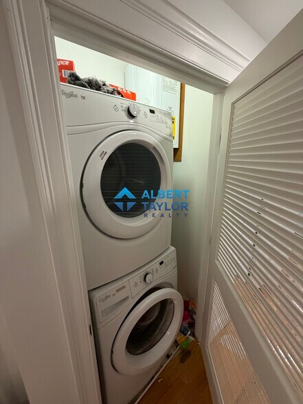 Building Photo - 145 Cedar St