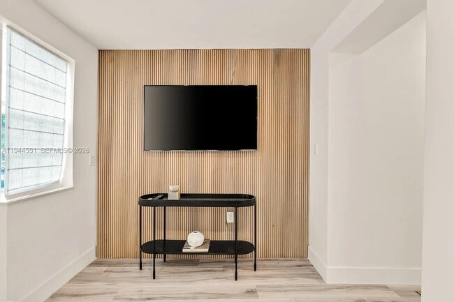 Building Photo - 1237 NW 33rd Ave