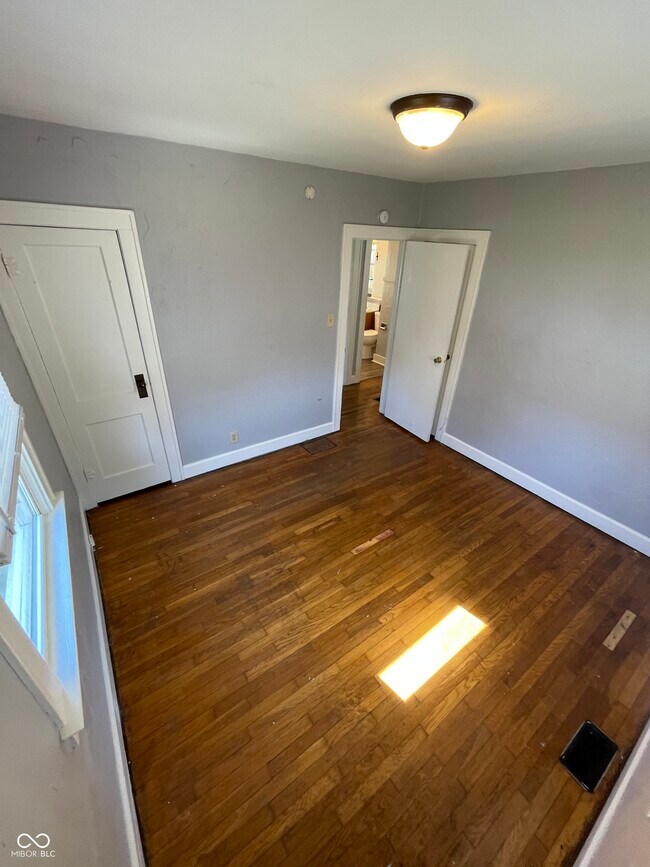 Building Photo - 822 N Emerson Ave