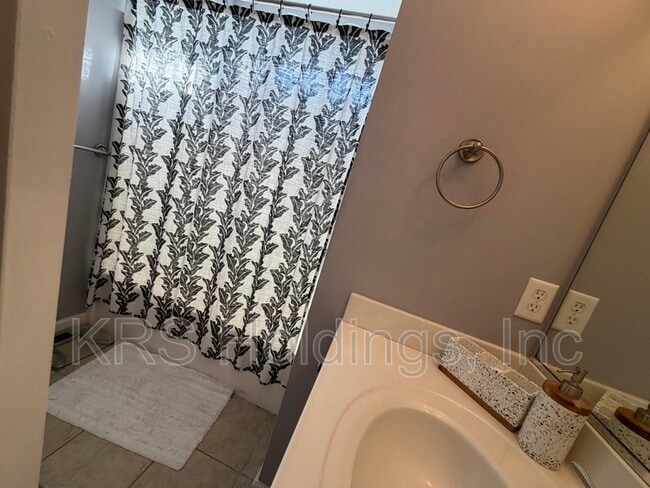 Building Photo - 516 Bells Hollow Ct