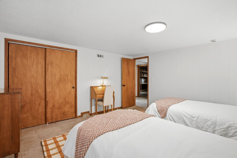 Building Photo - 5847 NE 30th Ave