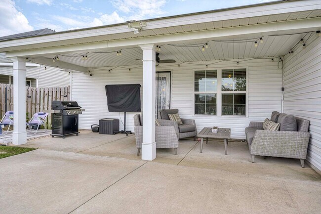 Building Photo - 858 Goodale Dr