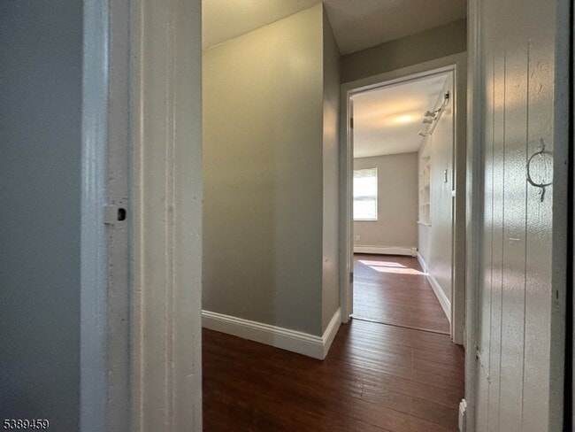 Building Photo - 12 E 10th St