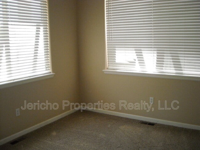 Building Photo - 5357 Balsam St