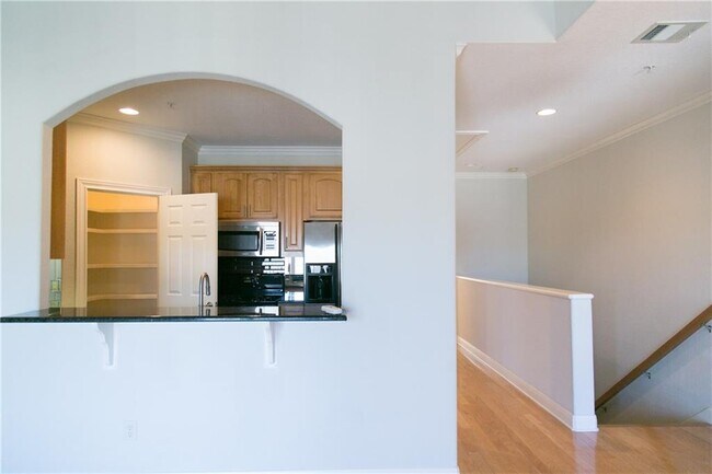 Building Photo - 10300 Morado Cove