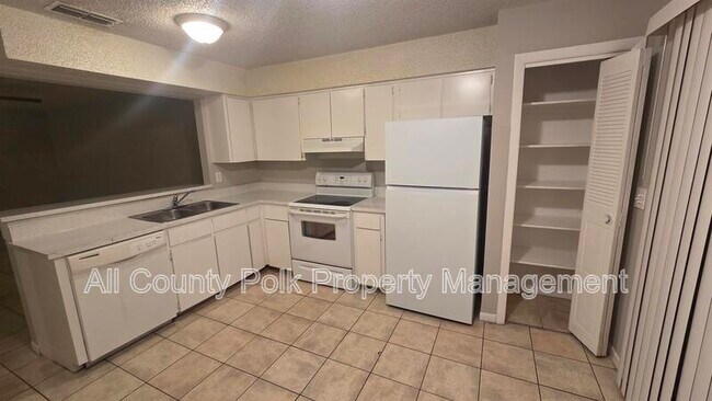 Building Photo - 789 Zella Ln