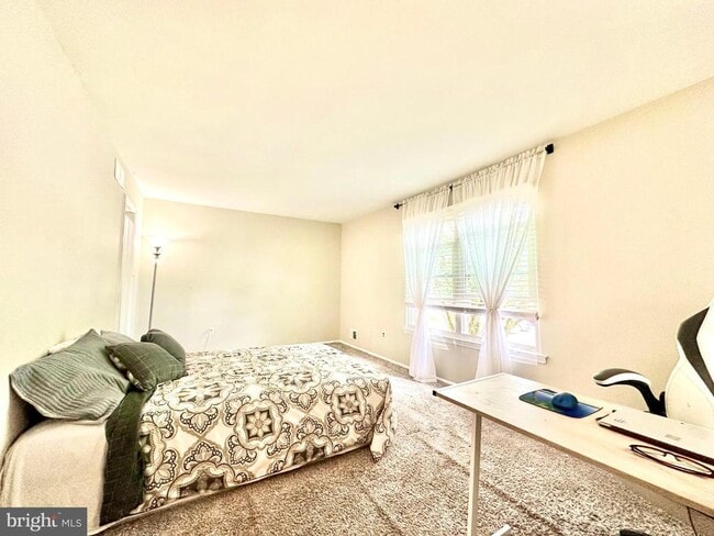 Building Photo - 41 Brookview Cir