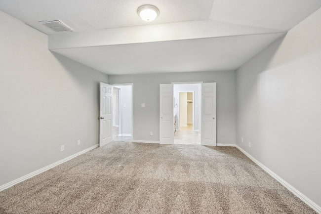 Building Photo - 8210 Radial Ct