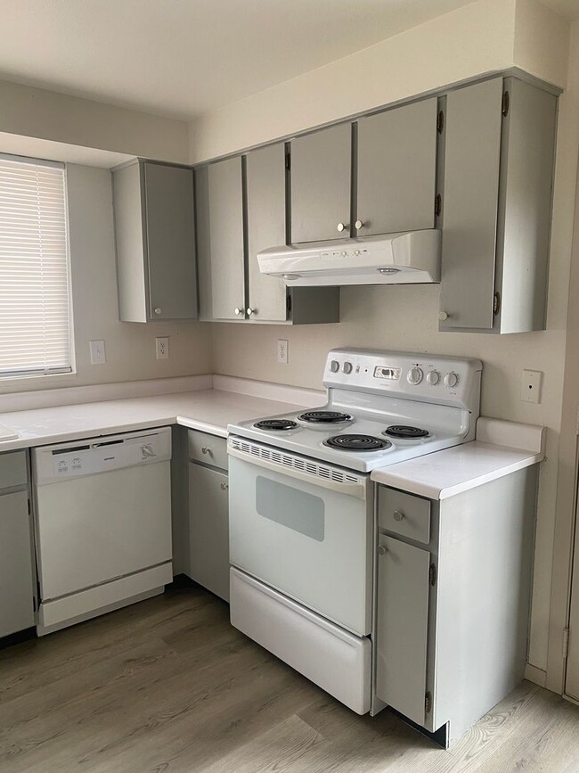 Building Photo - Beautifully Remodeled 3-Bedroom Home with Fenced Yard & Covered Parking