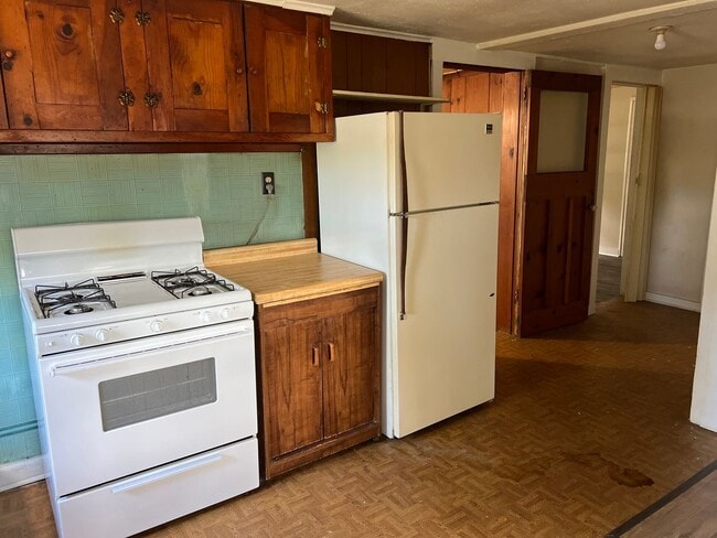 Building Photo - comfortable and convenient 2 bedroom 1 bathroom