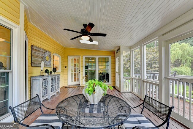 Building Photo - 2611 Briers N Dr