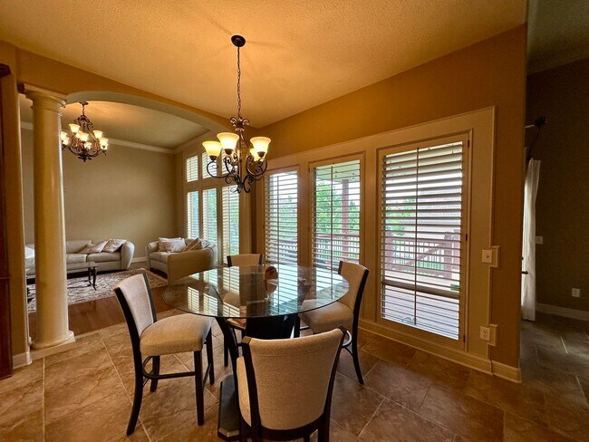 Building Photo - {9003} Wilshire Farms Reverse 1.5 Story Ho...